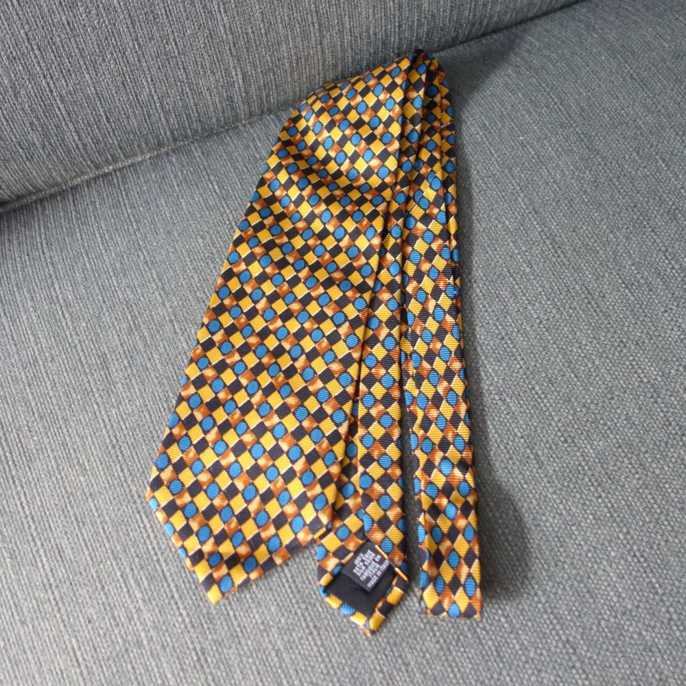 Hugo Boss 100% Silk Made in Italy 58 inch Neck Tie